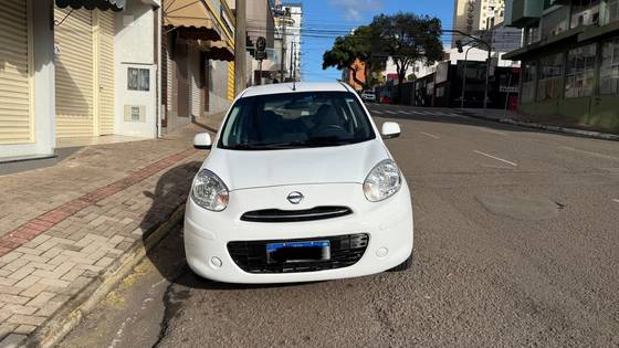 NISSAN MARCH 1.6 SV 16V FLEX 4P MANUAL